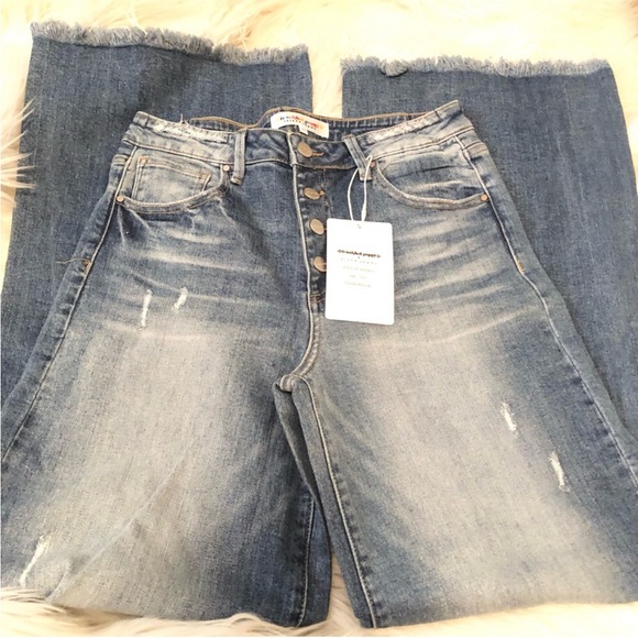 NWT Risen x Freckled Poppy Button Down Wide Leg Jeans Distressed Hem - Picture 3 of 10